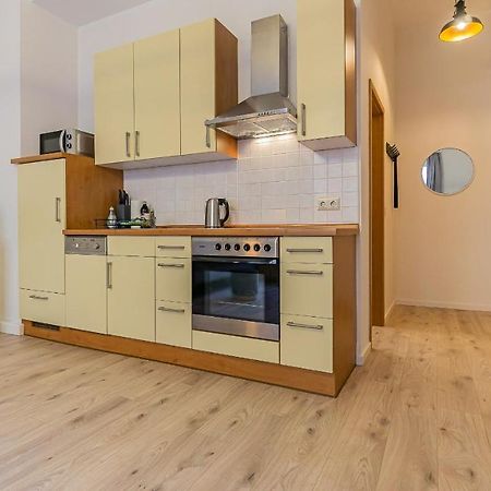 Cityapartment - 53 M², 2 Zimmer, Zentral, Netflix, Kueche, Waschmaschine Cottbus Buitenkant foto