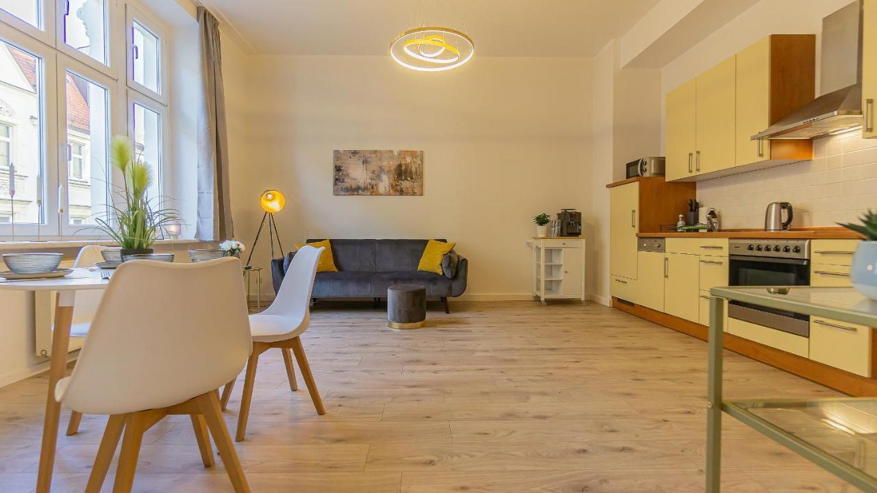 Cityapartment - 53 M², 2 Zimmer, Zentral, Netflix, Kueche, Waschmaschine Cottbus Buitenkant foto