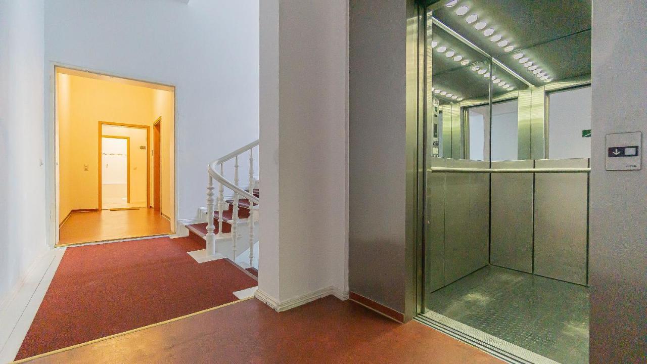 Cityapartment - 53 M², 2 Zimmer, Zentral, Netflix, Kueche, Waschmaschine Cottbus Buitenkant foto
